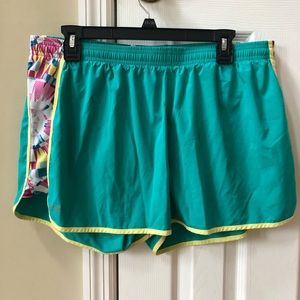 Women’s Under Armour Running Shorts - Size XL